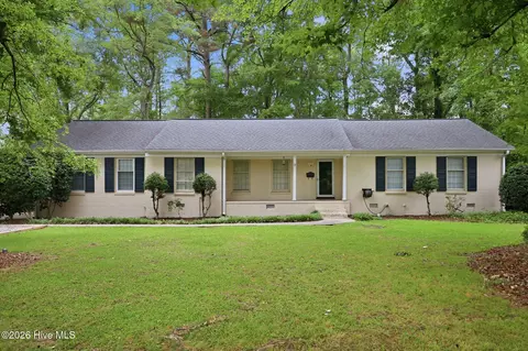 103 Greenwood Dr, Greenville, NC 27834