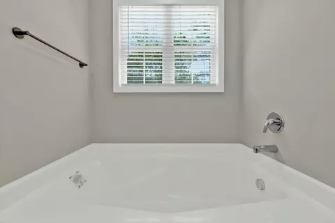 Bath - 34 Gregg St, Augusta, GA 30901 photo 3 of 5