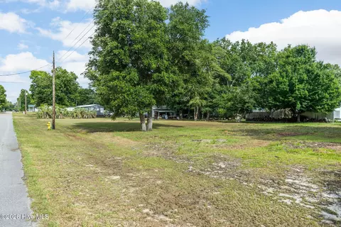 605 Beachview Dr SE, Bolivia, NC 28422