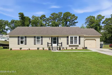 705 Hedrick Blvd, Morehead City, NC 28557