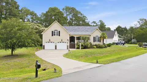 901 Sawgrass Ct, New Bern, NC 28560