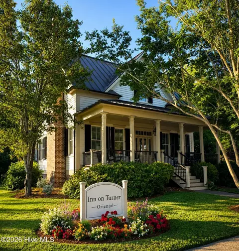 600 Broad St, Oriental, NC 28571
