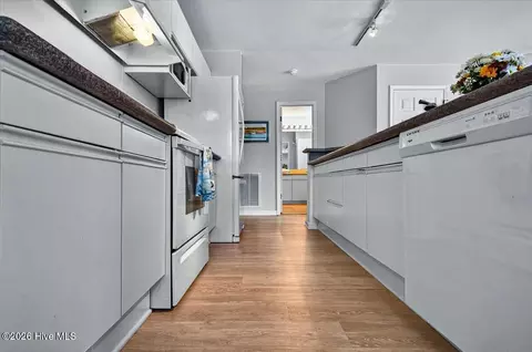 Kitchen - 816 Colony Pl SW # D, Sunset Beach, NC 28468 photo 4 of 4