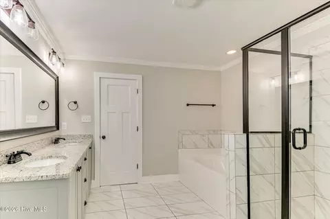 Bath - 4872 Tanner Oaks Dr, Evans, GA 30809 photo 4 of 7