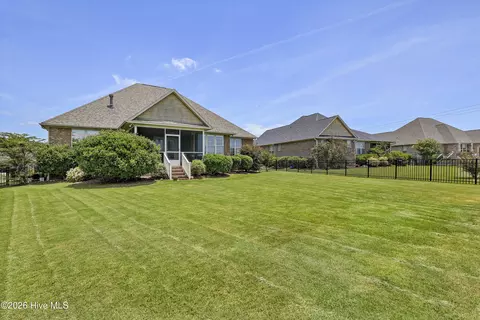 Exterior - 728 Highlands Dr, Hampstead, NC 28443 photo 7 of 9