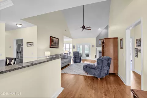 Entry Way - 728 Highlands Dr, Hampstead, NC 28443 photo 2 of 2