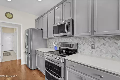 Kitchen - 728 Highlands Dr, Hampstead, NC 28443 photo 2 of 3