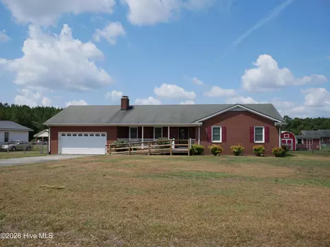 2626 Turnage Dr, Kinston, NC 28501
