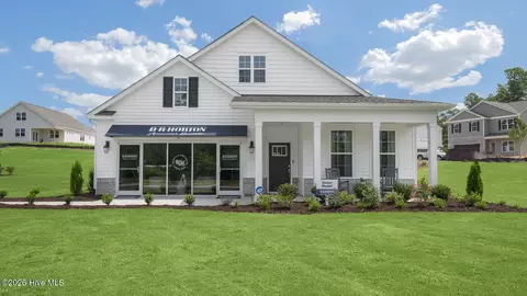 429 Thistle Meadow Ln, Aberdeen, NC 28315