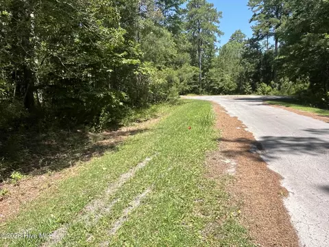 605 Peterson Pl, Oriental, NC 28571