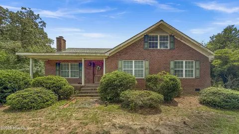 1726 Us 701 Hwy, Elizabethtown, NC 28337