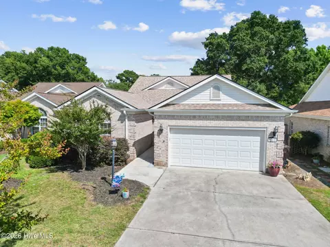 122 N Shore Dr, Sneads Ferry, NC 28460