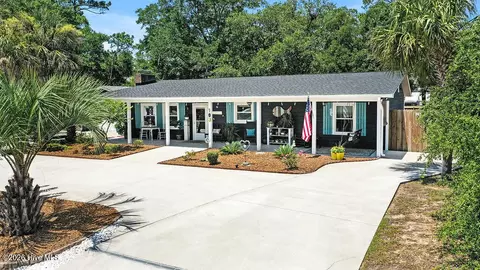 103 NW 25th St, Oak Island, NC 28465