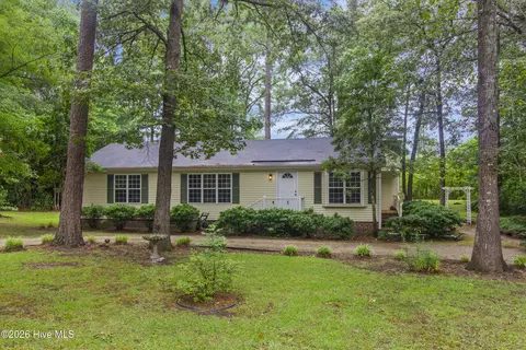 252 Paul Dr, Trenton, NC 28585