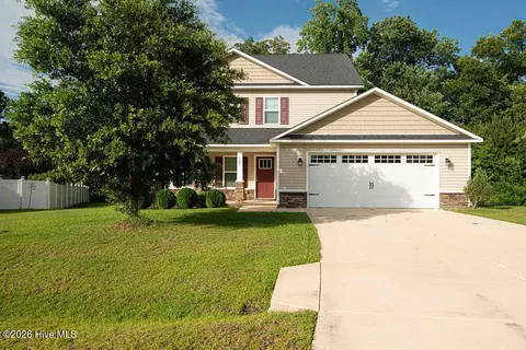 305 Ridge Land Ct, Maysville, NC 28555