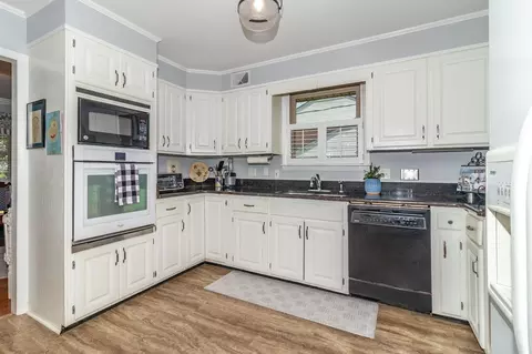 Kitchen - 3121 Ramsgate Rd, Augusta, GA 30909 photo 4 of 5