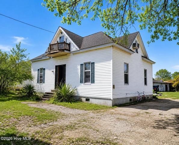 206 Pinecrest Dr, Warsaw, NC 28398