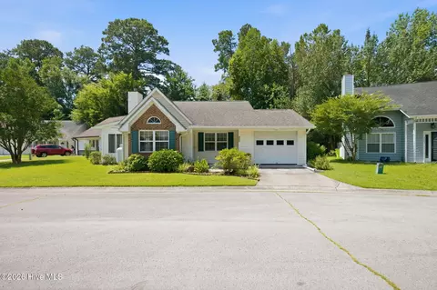 4001 Gaston Ct, New Bern, NC 28562