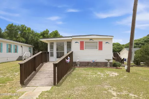 117 W Seaview Dr, Emerald Isle, NC 28594
