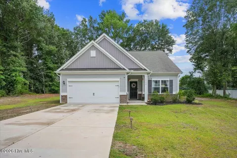5775 Huntington Park Dr, La Grange, NC 28551