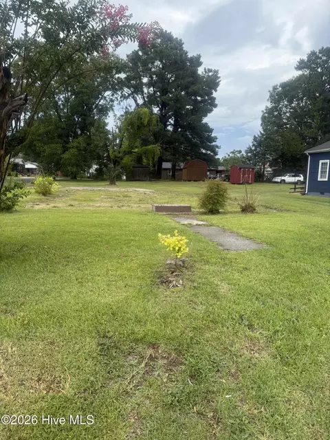 116 Peel St, Williamston, NC 27892 photo 2