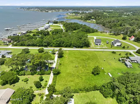 233 Ferry Dock Rd, Gloucester, NC 28528 photo 5
