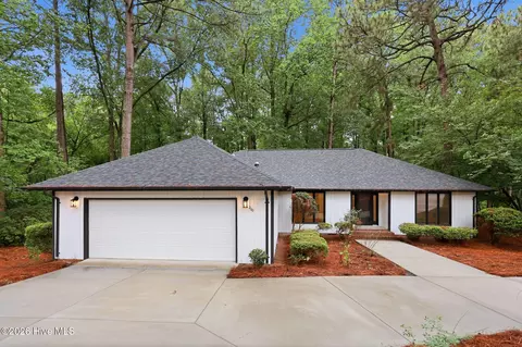 200 Devonshire Ave W, Seven Lakes, NC 27376