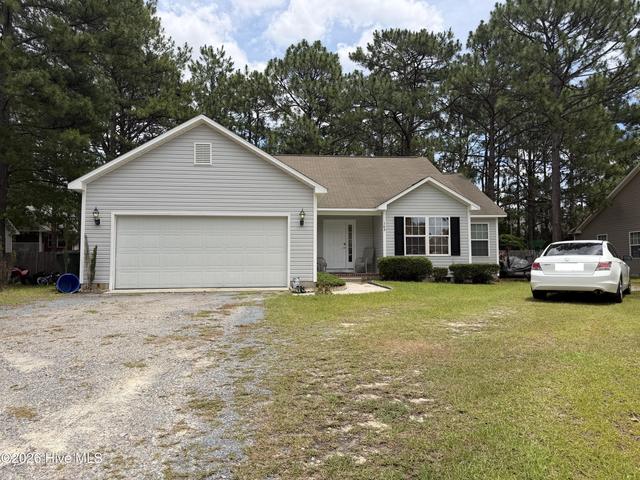 165 Pecan Ln, Aberdeen, NC 28315