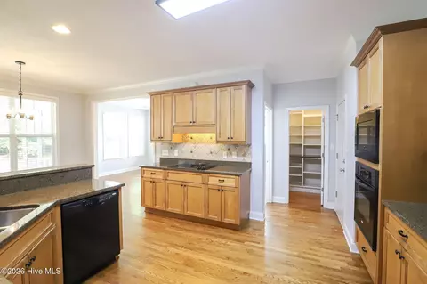 Kitchen - 423 Armstrong Way, Evans, GA 30809 photo 2 of 4