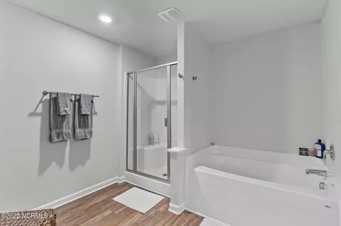 Bath - 680 Aurora Pl, Hampstead, NC 28443 photo 1 of 2