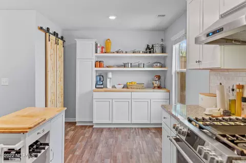Kitchen - 680 Aurora Pl, Hampstead, NC 28443 photo 1 of 4