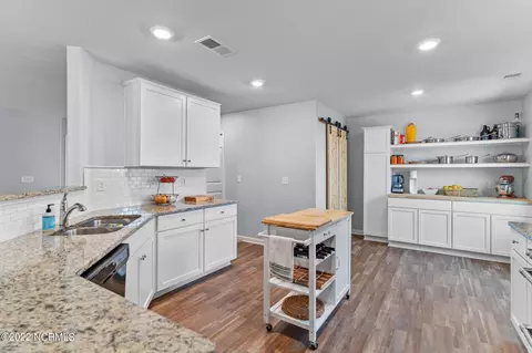 Kitchen - 680 Aurora Pl, Hampstead, NC 28443 photo 3 of 4