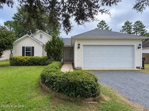 225 Woodgreen Ln, Aberdeen, NC 28315