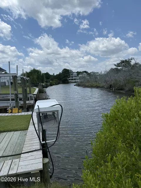 136 Singleton St, Sneads Ferry, NC 28460 photo 4