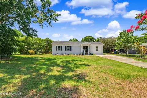 5314 Autumn Dr, Wilmington, NC 28409