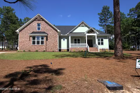 110 Lawrence Overlook, Seven Lakes, NC 27376