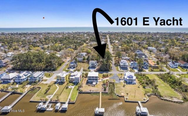 1601 E Yacht Dr, Oak Island, NC 28465