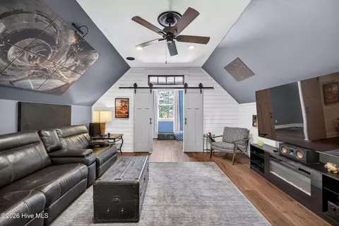 Entry Way - 54 Stonegate Cir, Hampstead, NC 28443 photo 2 of 2