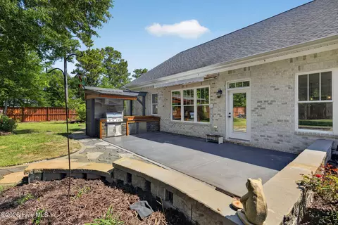 Exterior - 54 Stonegate Cir, Hampstead, NC 28443 photo 4 of 9