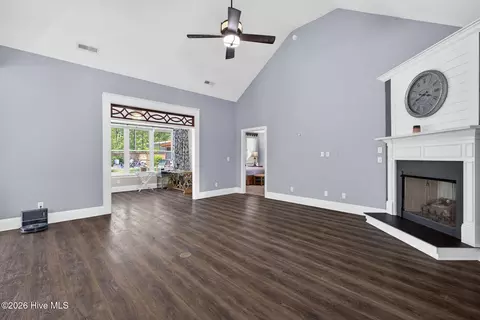 Living - 54 Stonegate Cir, Hampstead, NC 28443 photo 2 of 2