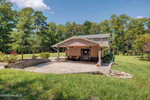 151 Pansy Ln, Hampstead, NC 28443