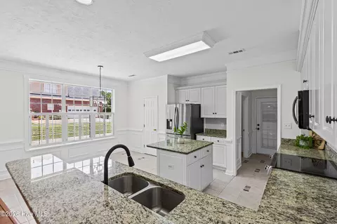 Kitchen - 976 Windmill Pkwy, Evans, GA 30809 photo 3 of 5