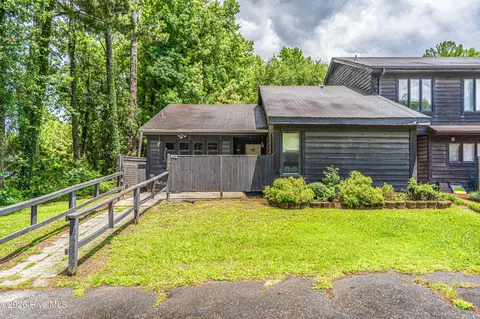 804 Crawford Creek Dr, Rockingham, NC 28379