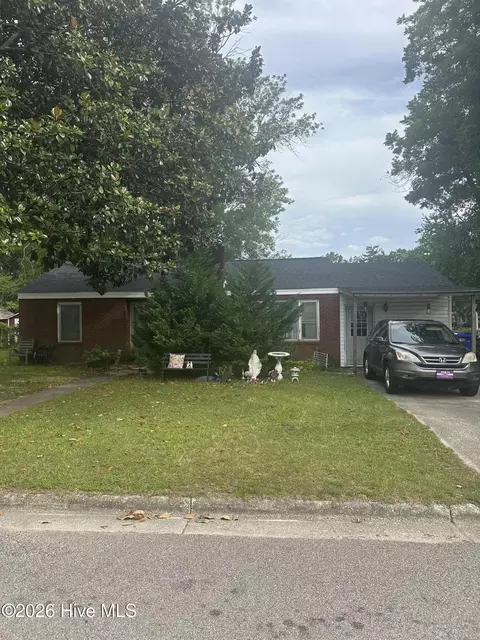 2614 Jefferson Dr, Greenville, NC 27858