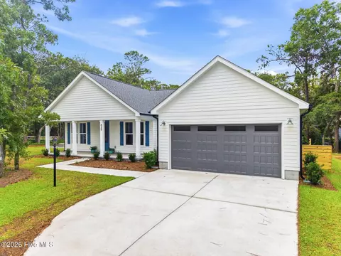 825 Sand Fiddler Ct SE, Bolivia, NC 28422
