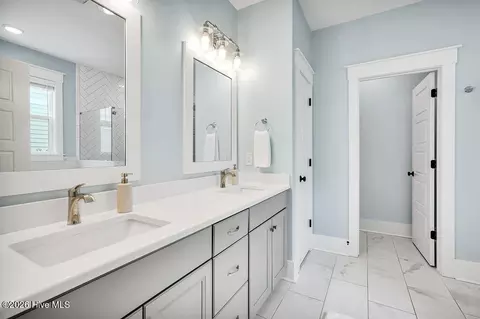 Bath - 126 Jackline Dr, Hampstead, NC 28443 photo 4 of 8