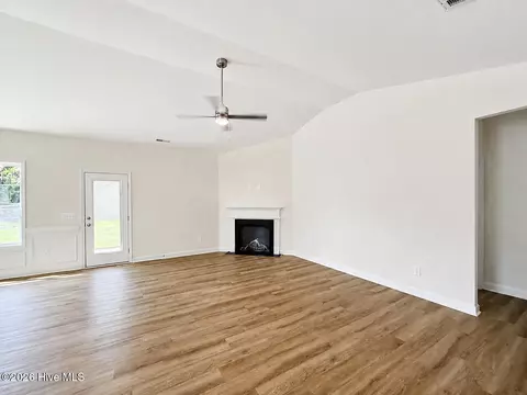 Living - 84 Yardley Dr, Smithfield, NC 27577 photo 1 of 3