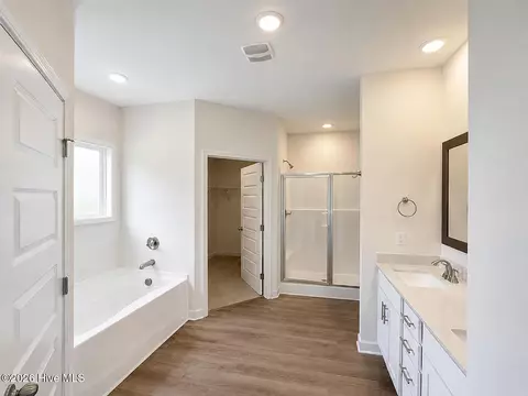 Bath - 84 Yardley Dr, Smithfield, NC 27577 photo 1 of 3