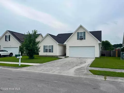 104 Ashcroft Dr, Jacksonville, NC 28546