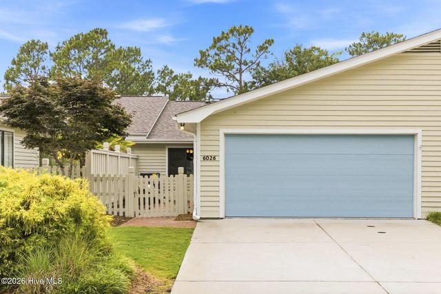 6026 Inland Greens Dr, Wilmington, NC 28405